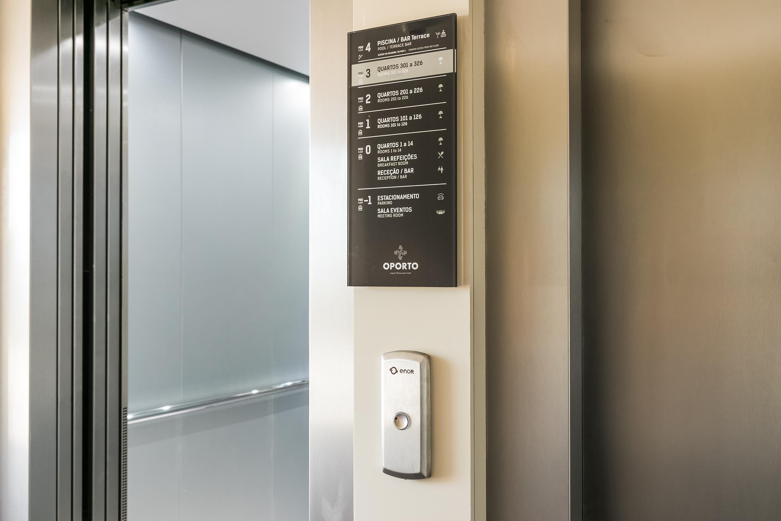 Oporto Airport & Business Hotel Maia  Exterior photo