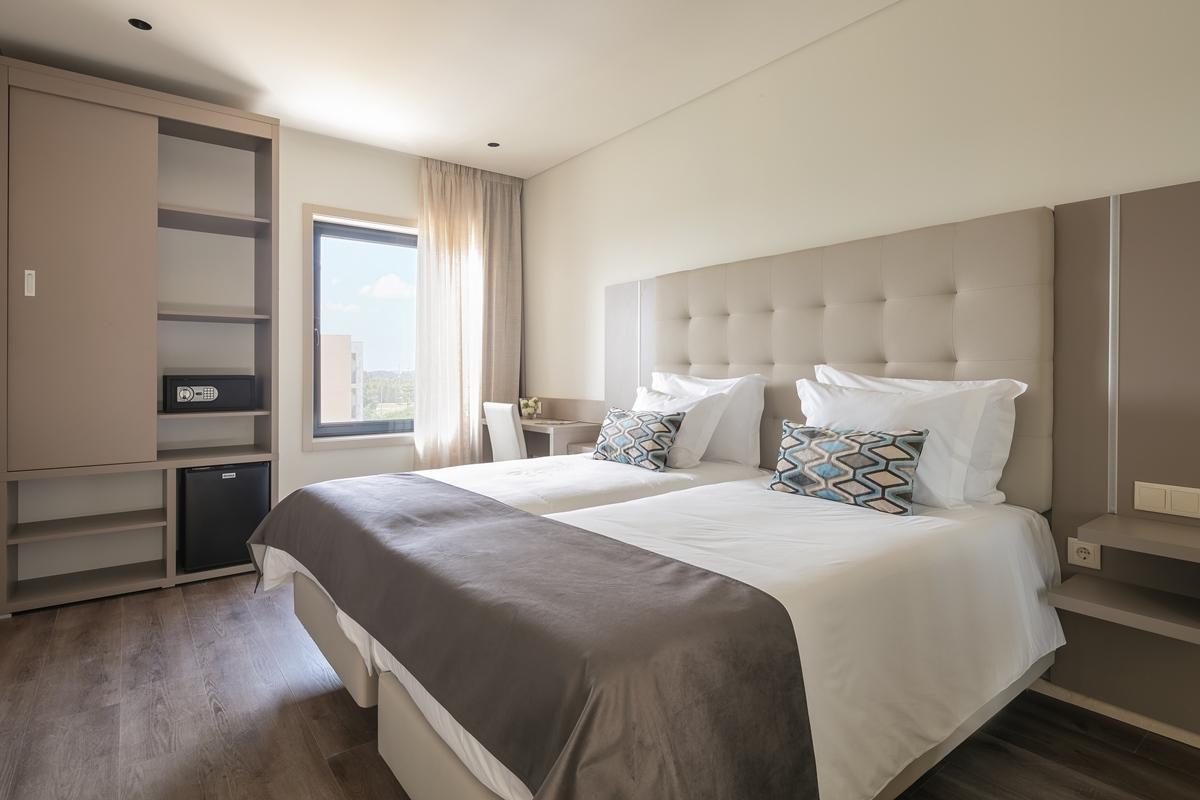 Oporto Airport & Business Hotel Maia  Exterior photo